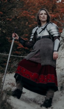 tenue médiévale femme en armure